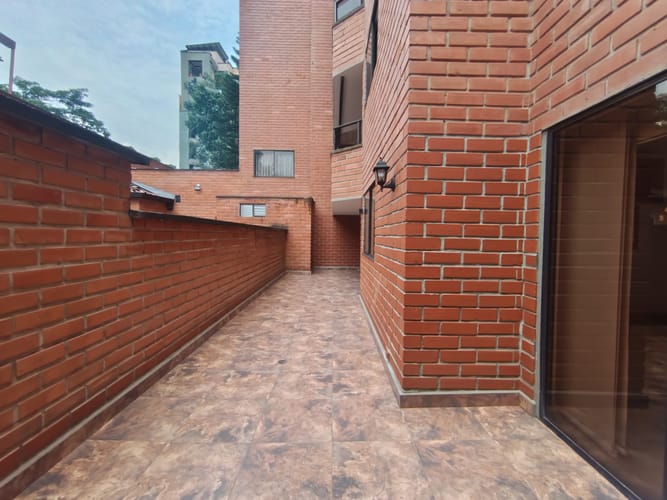 Apartamento de 3 alcobas en arriendo en Laureles, Medellín, 198 m² · foto 19 de 20