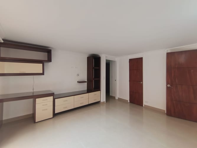 Apartamento de 3 alcobas en arriendo en Laureles, Medellín, 198 m² · foto 20 de 20
