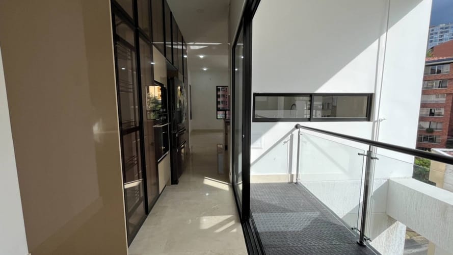 Apartamento de 3 alcobas en venta en Santa Teresita, Cali, 240 m² · foto 2 de 24