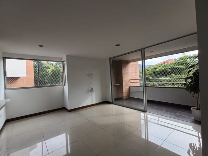 Apartamento de 2 alcobas en arriendo en Loma Del Esmeraldal, Envigado, 80 m² · foto 3 de 20
