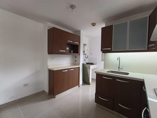 Apartamento de 2 alcobas en arriendo en Loma Del Esmeraldal, Envigado, 80 m² · foto 4 de 20