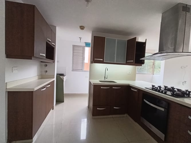 Apartamento de 2 alcobas en arriendo en Loma Del Esmeraldal, Envigado, 80 m² · foto 5 de 20