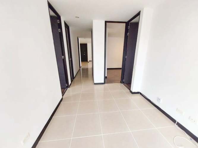 Apartamento de 3 alcobas en arriendo en La Florida, Medellín, 144 m² · foto 3 de 20
