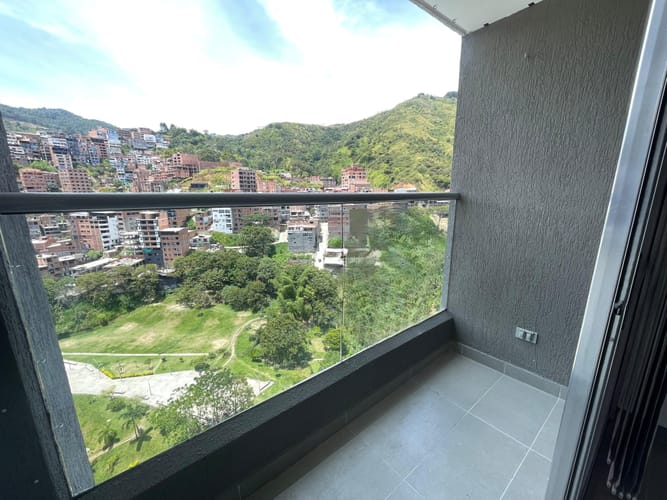 Apartamento de 3 alcobas en arriendo en Belén, Medellín, 67 m² · foto 4 de 17