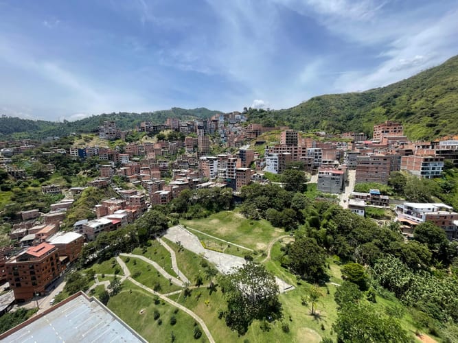 Apartamento de 3 alcobas en arriendo en Belén, Medellín, 67 m² · foto 5 de 17