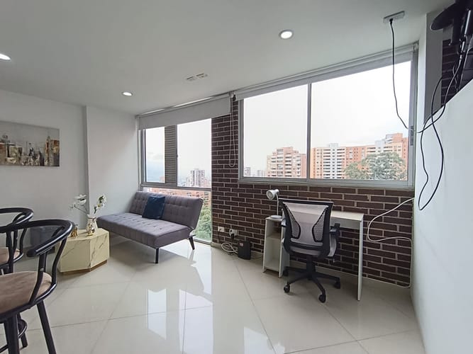 Apartaestudio en arriendo en El Tesoro, Medellín, 40 m² · foto 3 de 14
