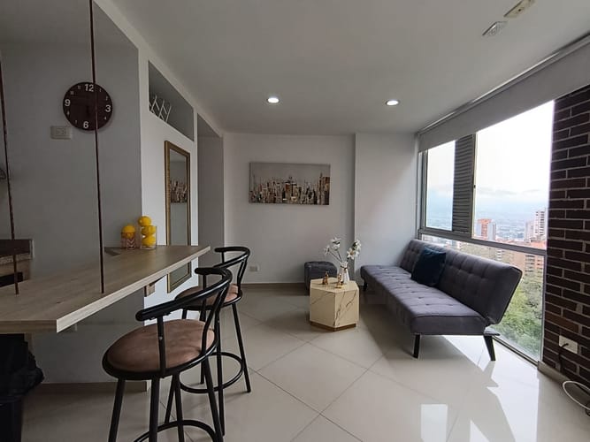 Apartaestudio en arriendo en El Tesoro, Medellín, 40 m² · foto 4 de 14