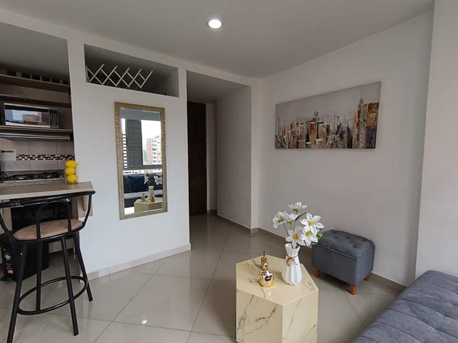 Apartaestudio en arriendo en El Tesoro, Medellín, 40 m² · foto 5 de 14