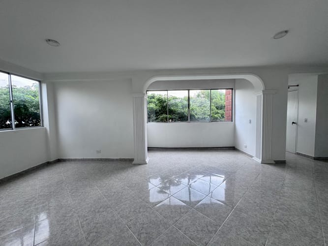 Apartamento de 3 alcobas en arriendo en El Dorado, Envigado, 86 m² · foto 3 de 15