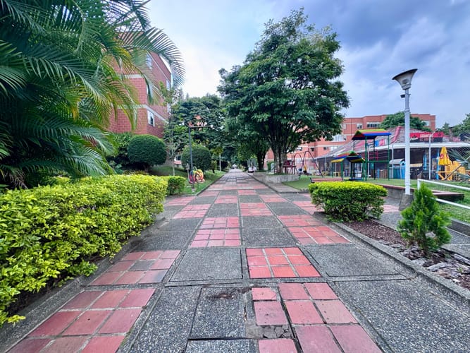 Apartamento de 3 alcobas en arriendo en El Dorado, Envigado, 86 m² · foto 15 de 15