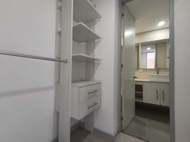 Apartamento de 3 alcobas en arriendo en Castropol, Medellín, 110 m² · foto 7 de 14