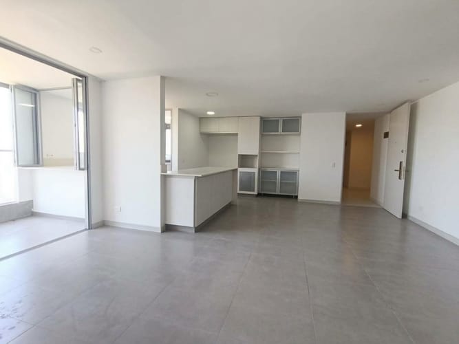 Apartamento de 3 alcobas en arriendo en Castropol, Medellín, 110 m² · foto 9 de 14