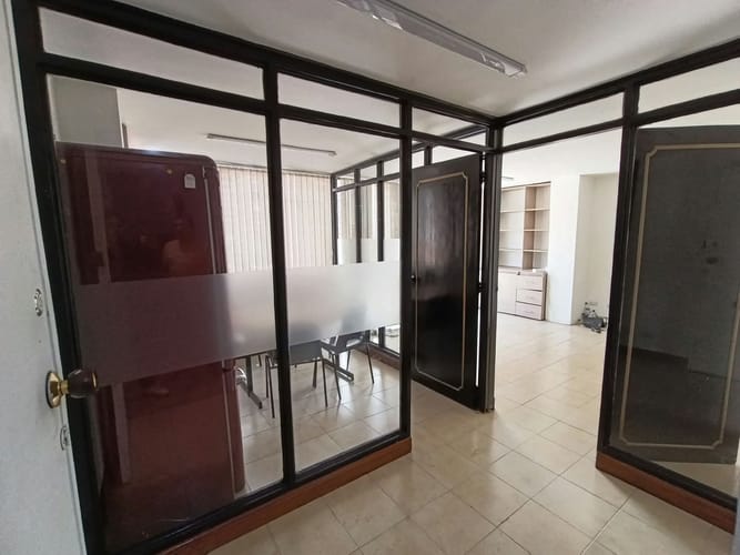 Oficina en arriendo en Guayaquil, Medellín, 40 m² · foto 2 de 10