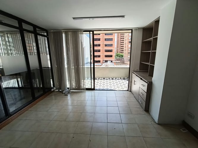 Oficina en arriendo en Guayaquil, Medellín, 40 m² · foto 3 de 10