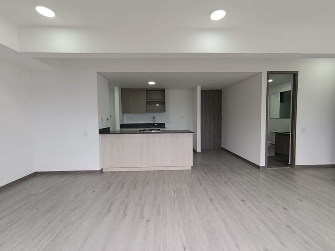 Apartamento de 2 alcobas en arriendo en Vía Las Palmas, Medellín, 69 m² · foto 4 de 20