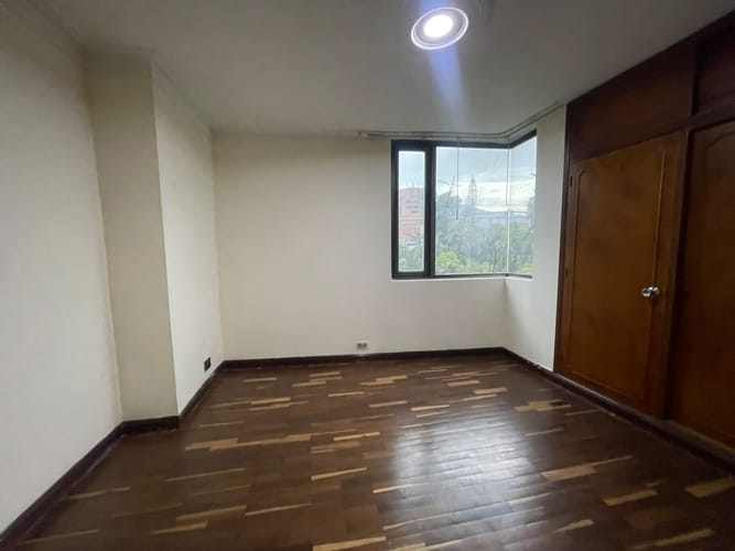 Apartamento de 2 alcobas en arriendo en Laureles, Medellín, 109 m² · foto 7 de 18