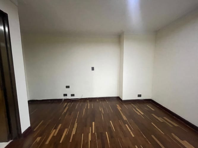 Apartamento de 2 alcobas en arriendo en Laureles, Medellín, 109 m² · foto 9 de 18