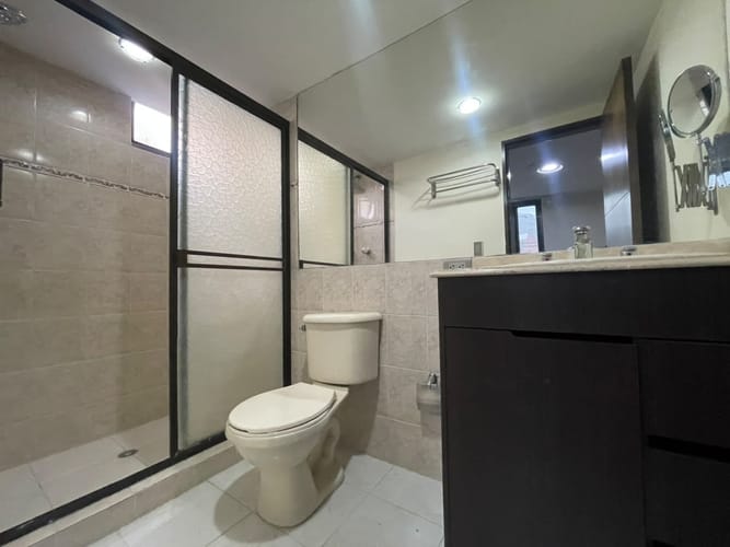 Apartamento de 2 alcobas en arriendo en Laureles, Medellín, 109 m² · foto 10 de 18