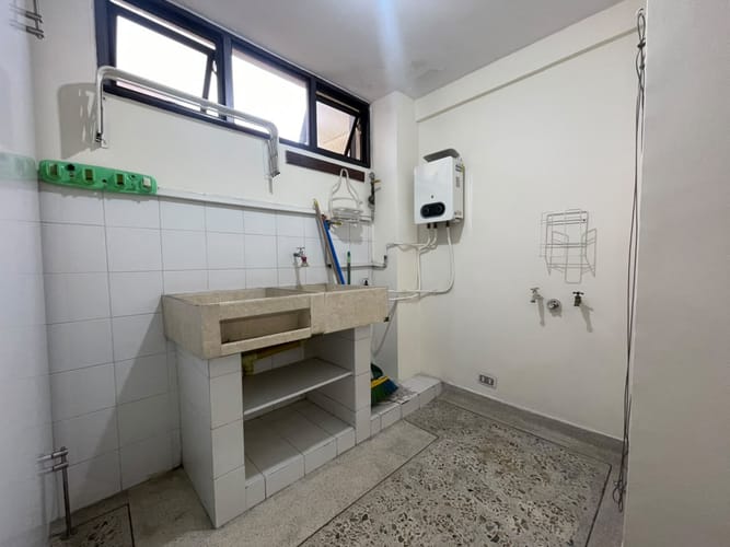 Apartamento de 2 alcobas en arriendo en Laureles, Medellín, 109 m² · foto 17 de 18