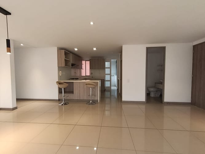 Apartamento de 3 alcobas en arriendo en Loma De La Doctora, Sabaneta, 140 m² · foto 2 de 20