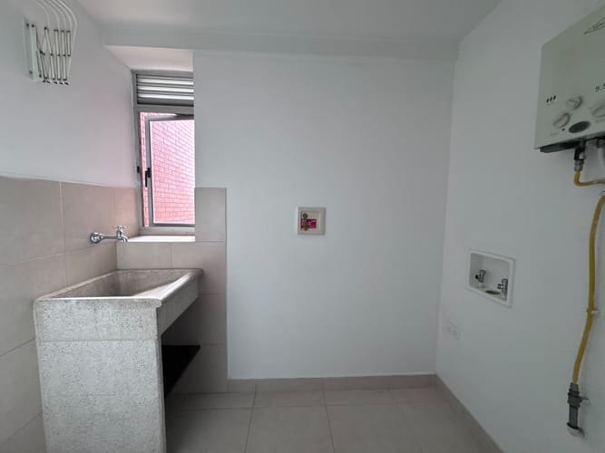 Apartamento de 2 alcobas en arriendo en El Poblado, Envigado, 76 m² · foto 6 de 15