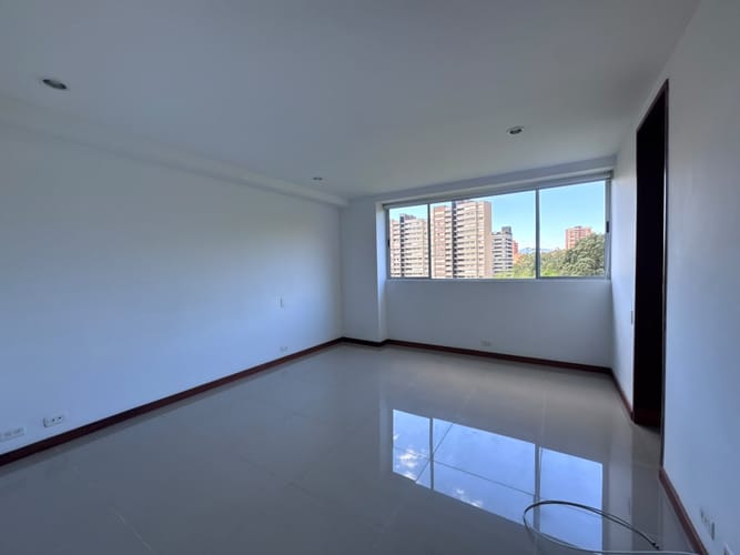 Apartamento de 2 alcobas en arriendo en El Poblado, Envigado, 76 m² · foto 10 de 15