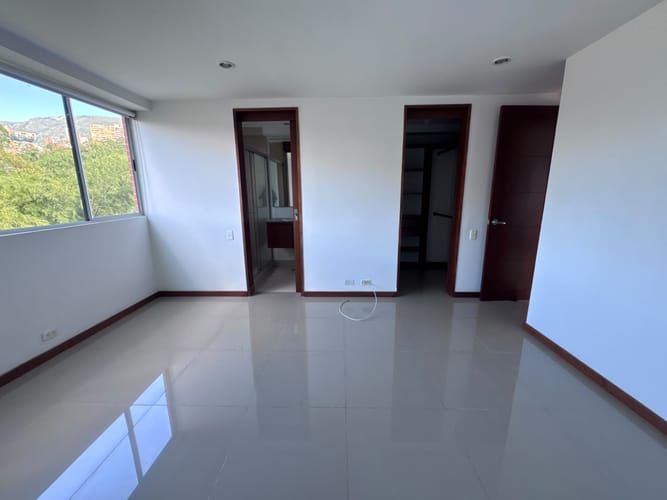 Apartamento de 2 alcobas en arriendo en El Poblado, Envigado, 76 m² · foto 11 de 15