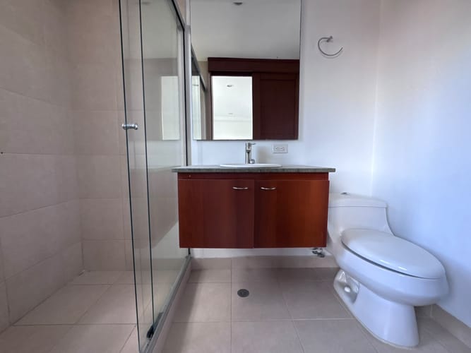 Apartamento de 2 alcobas en arriendo en El Poblado, Envigado, 76 m² · foto 13 de 15
