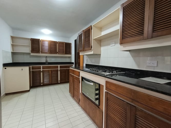 Apartamento de 3 alcobas en arriendo en El Poblado, Medellín, 148 m² · foto 6 de 19