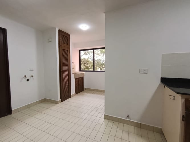Apartamento de 3 alcobas en arriendo en El Poblado, Medellín, 148 m² · foto 8 de 19