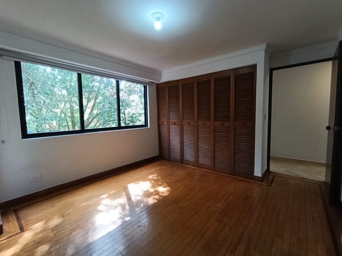 Apartamento de 3 alcobas en arriendo en El Poblado, Medellín, 148 m² · foto 15 de 19