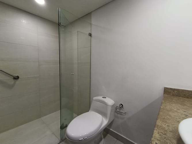 Apartamento de 3 alcobas en arriendo en El Poblado, Medellín, 148 m² · foto 18 de 19