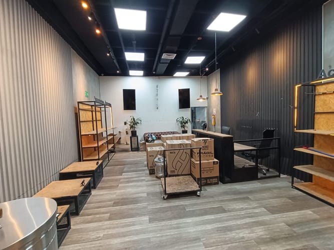 Local en arriendo en Vía Las Palmas, Medellín, 71 m² · foto 2 de 12
