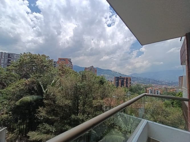 Apartamento de 2 alcobas en arriendo en Loma Del Esmeraldal, Envigado, 68 m² · foto 2 de 20