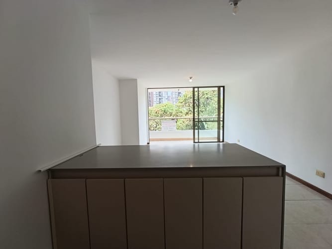 Apartamento de 2 alcobas en arriendo en Loma Del Esmeraldal, Envigado, 68 m² · foto 3 de 20