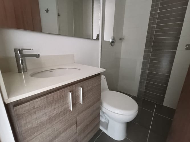 Apartamento de 2 alcobas en arriendo en Loma Del Escobero, Envigado, 85 m² · foto 5 de 7