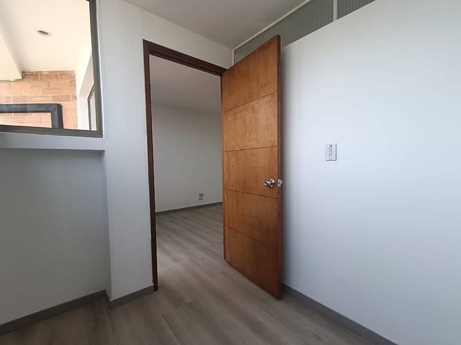 Oficina en arriendo en El Poblado, Medellín, 76 m² · foto 3 de 13