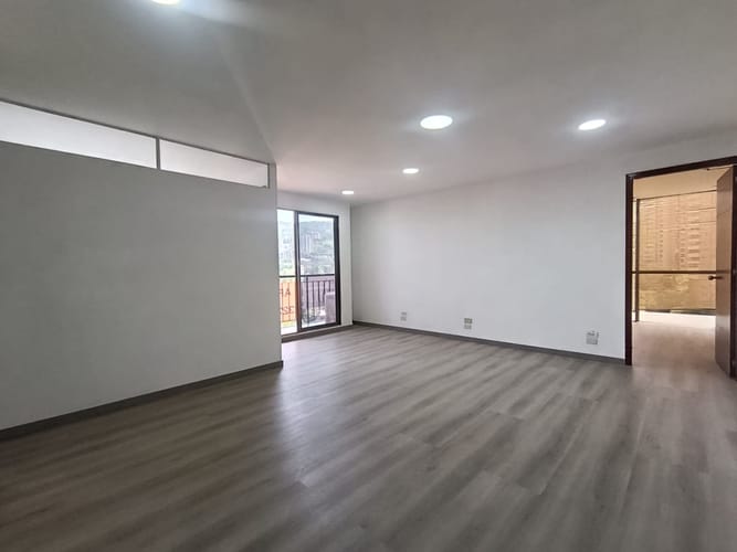 Oficina en arriendo en El Poblado, Medellín, 76 m² · foto 6 de 13