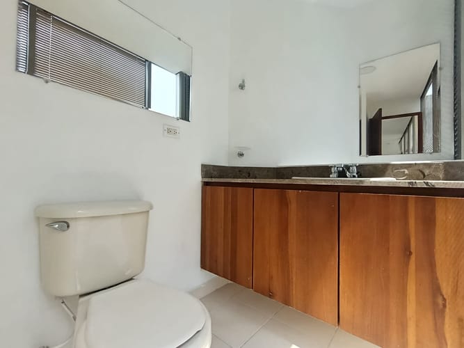 Oficina en arriendo en El Poblado, Medellín, 76 m² · foto 8 de 13