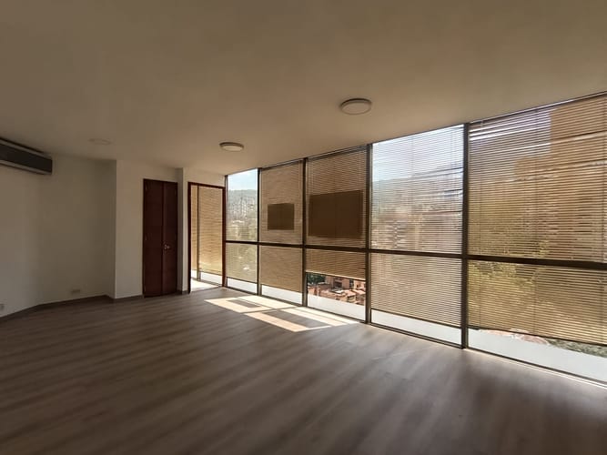 Oficina en arriendo en El Poblado, Medellín, 76 m² · foto 10 de 13