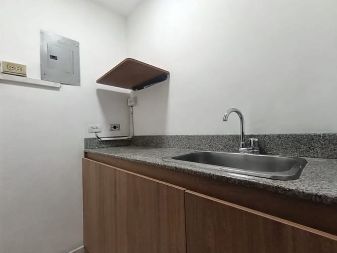Oficina en arriendo en El Poblado, Medellín, 76 m² · foto 13 de 13