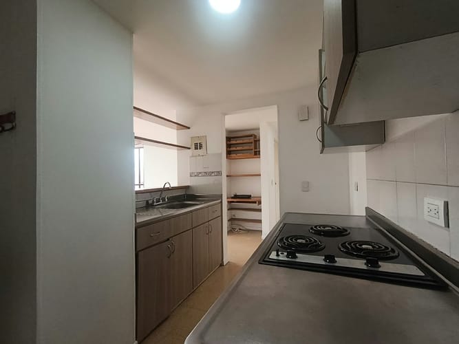 Apartaestudio en arriendo en La Floresta, Medellín, 39 m² · foto 4 de 14