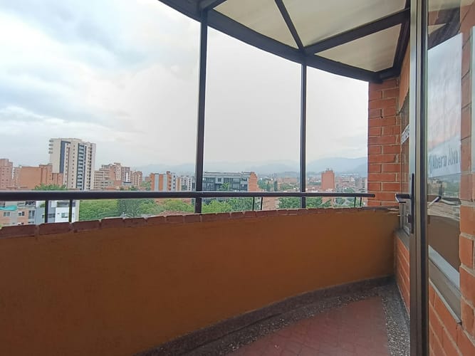 Apartaestudio en arriendo en La Floresta, Medellín, 39 m² · foto 8 de 14