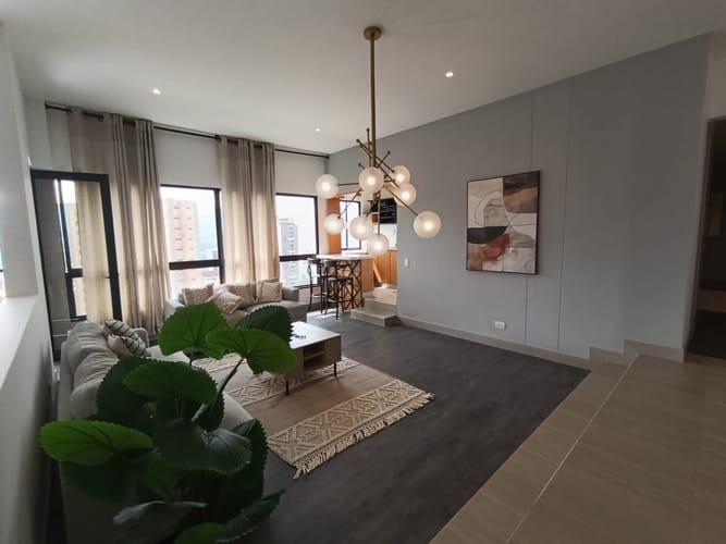Apartamento de 3 alcobas en arriendo en El Poblado, Medellín, 277 m² · foto 2 de 20
