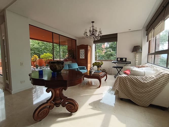 Apartamento de 3 alcobas en arriendo en Lalinde, Medellín, 280 m² · foto 3 de 20