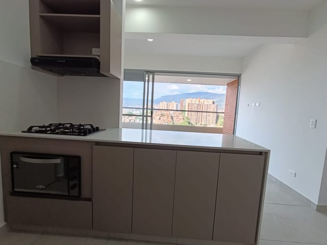 Apartamento de 3 alcobas en arriendo en Las Lomitas, Sabaneta, 85 m² · foto 3 de 20