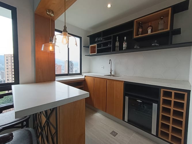 Apartamento de 3 alcobas en arriendo en El Poblado, Medellín, 277 m² · foto 8 de 20