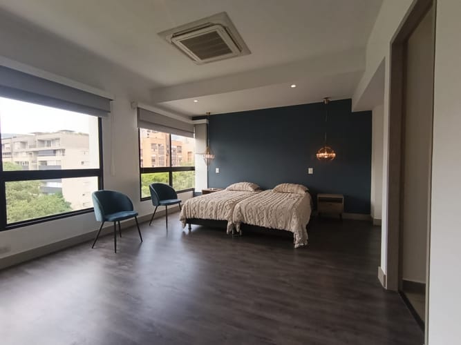 Apartamento de 3 alcobas en arriendo en El Poblado, Medellín, 277 m² · foto 10 de 20