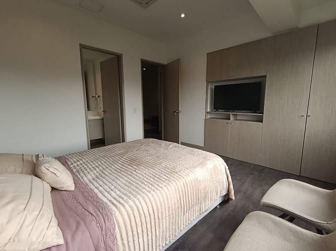 Apartamento de 3 alcobas en arriendo en El Poblado, Medellín, 277 m² · foto 15 de 20