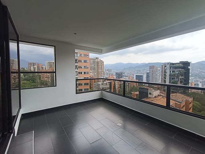 Apartamento de 3 alcobas en arriendo en El Poblado, Medellín, 277 m² · foto 20 de 20